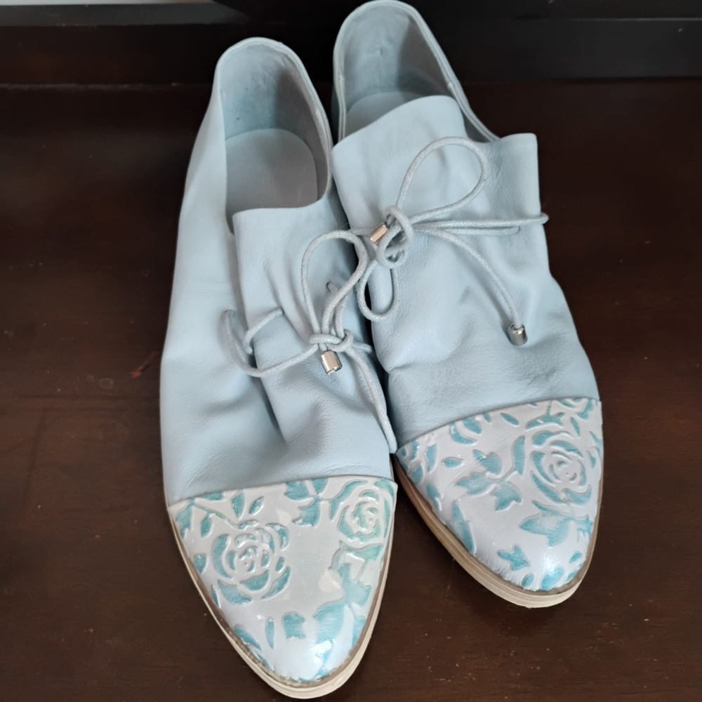 DJANGO & JULIETTE KOTTY - BLUE/SILVER  Women's Light Blue Lace-Up Pointed Toe